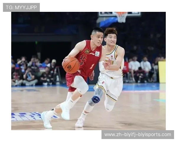 CBA足球第一人：谁是CBA中首位打破篮球与足球界限的运动员？